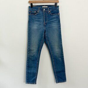 levi's // blue wash wedgie skinny jeans button fly. 28